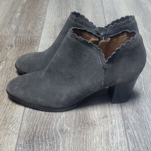 Jack Rogers Womens Marlow Suede Ankle Bootie in Charcoal Suede